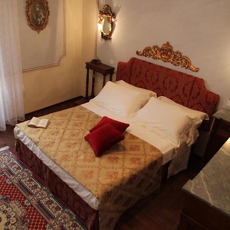 Residenza Dei Ricci Bed & Breakfast Чиуси Екстериор снимка
